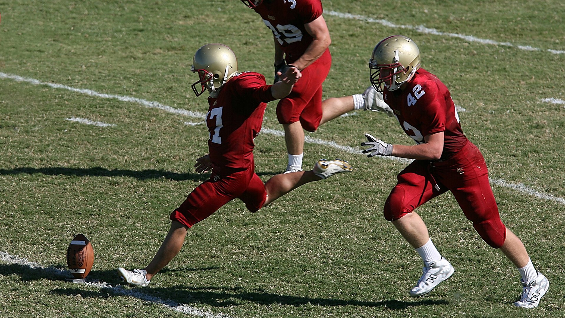 河床中场核心表现出色,《河床》中河床的象征意义